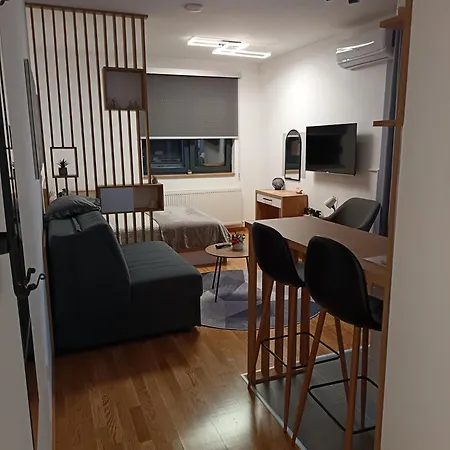 Orca Apartment *
